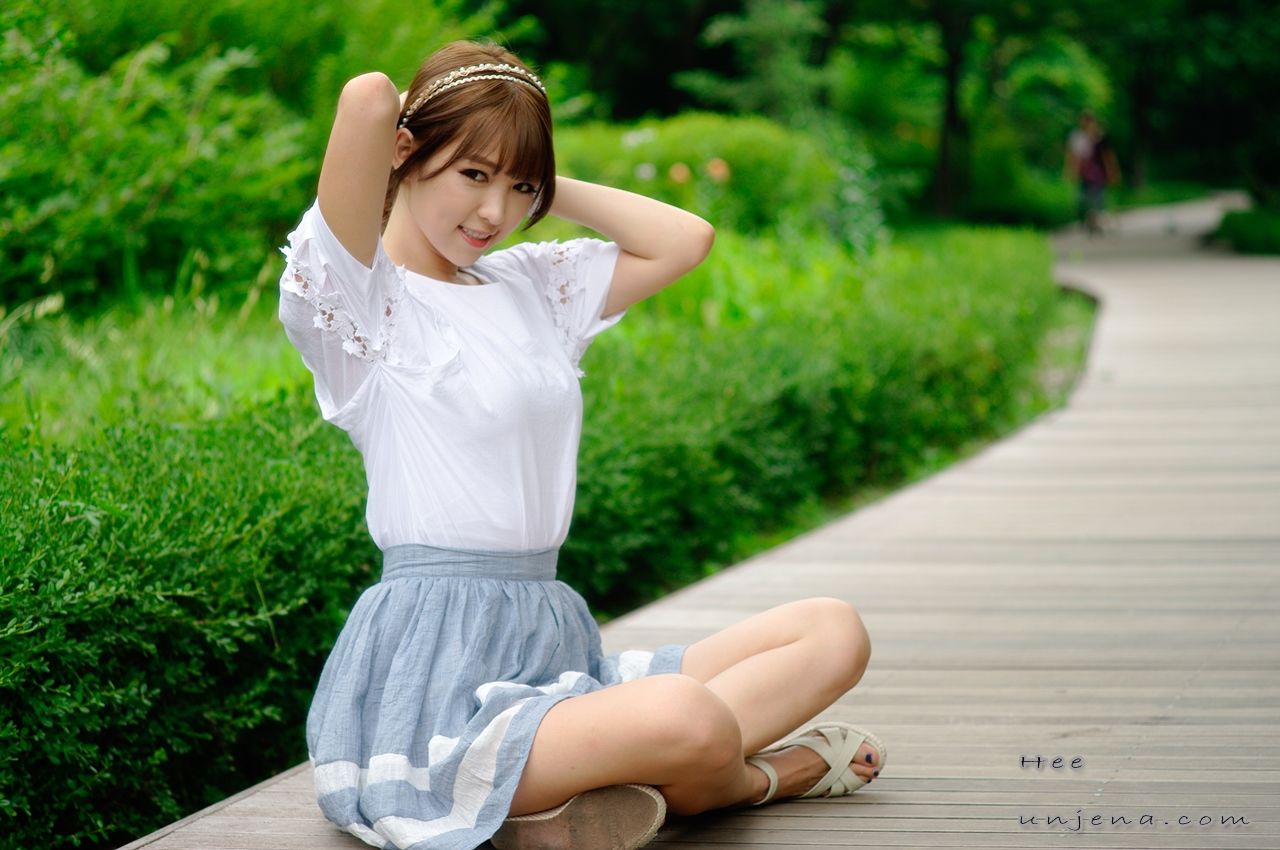 [韩国美女] 李恩慧 - 公园短裙外拍  第52张