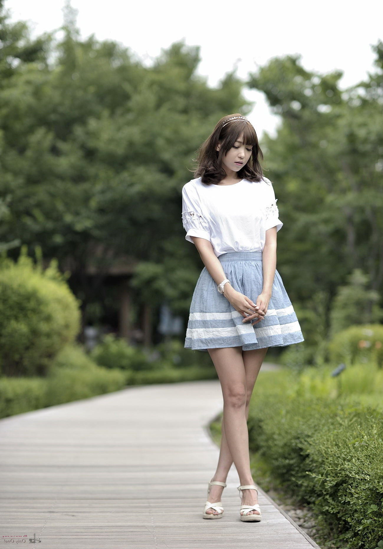 [韩国美女] 李恩慧 - 公园短裙外拍  第9张