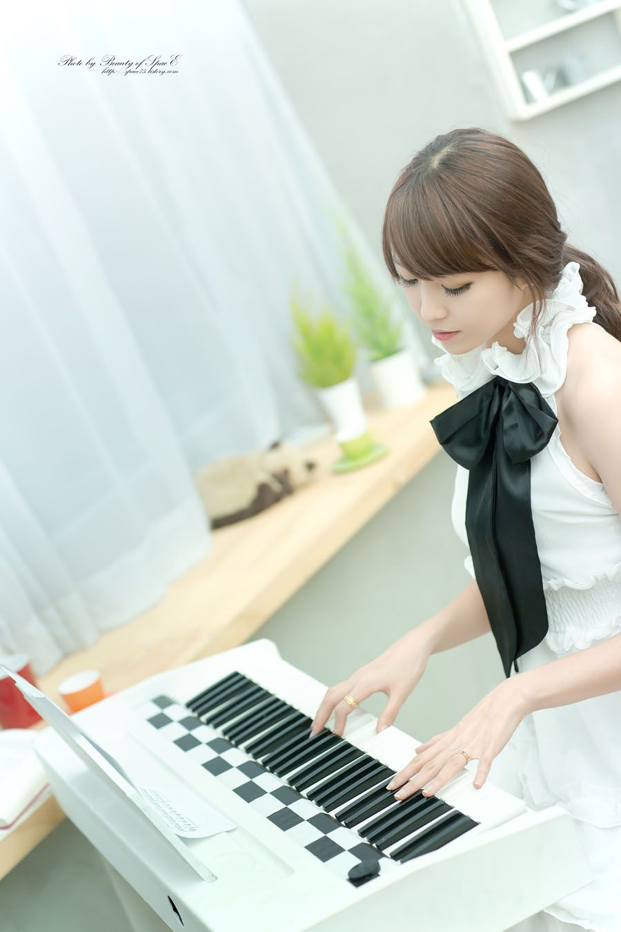 韩国美女李二慧《钢琴少女》  第14张