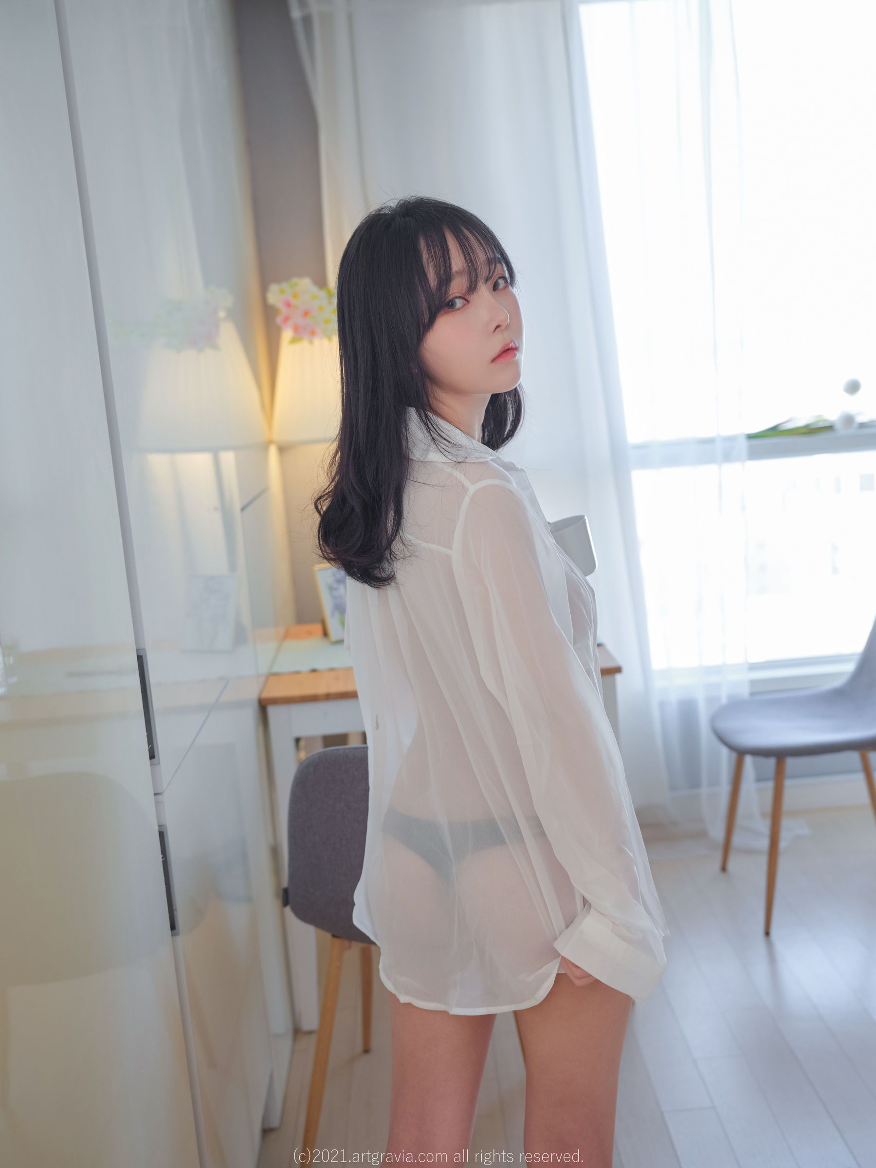 [ARTGRAVIA] VOL.261 Ming Sunha - 白衬衫女友居家诱惑  第3张