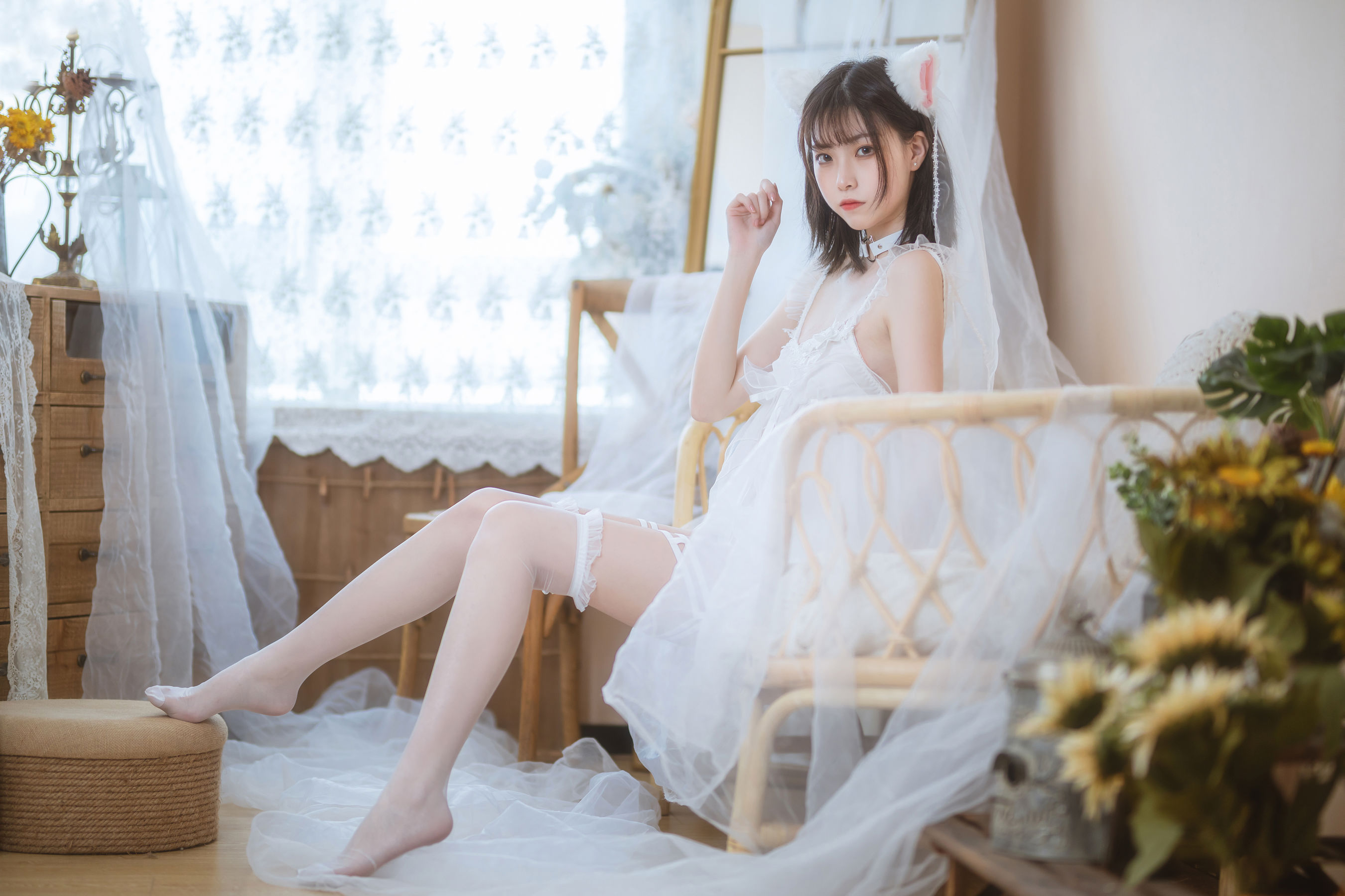 [福利COS] 许岚 - 少女白色裙  第1张